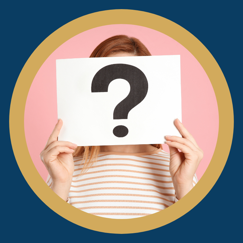 Professionnel réfléchissant à son identité et son titre professionnel - concept de légitimité Réseau professionnel et visibilité - capital relationnel stratégique